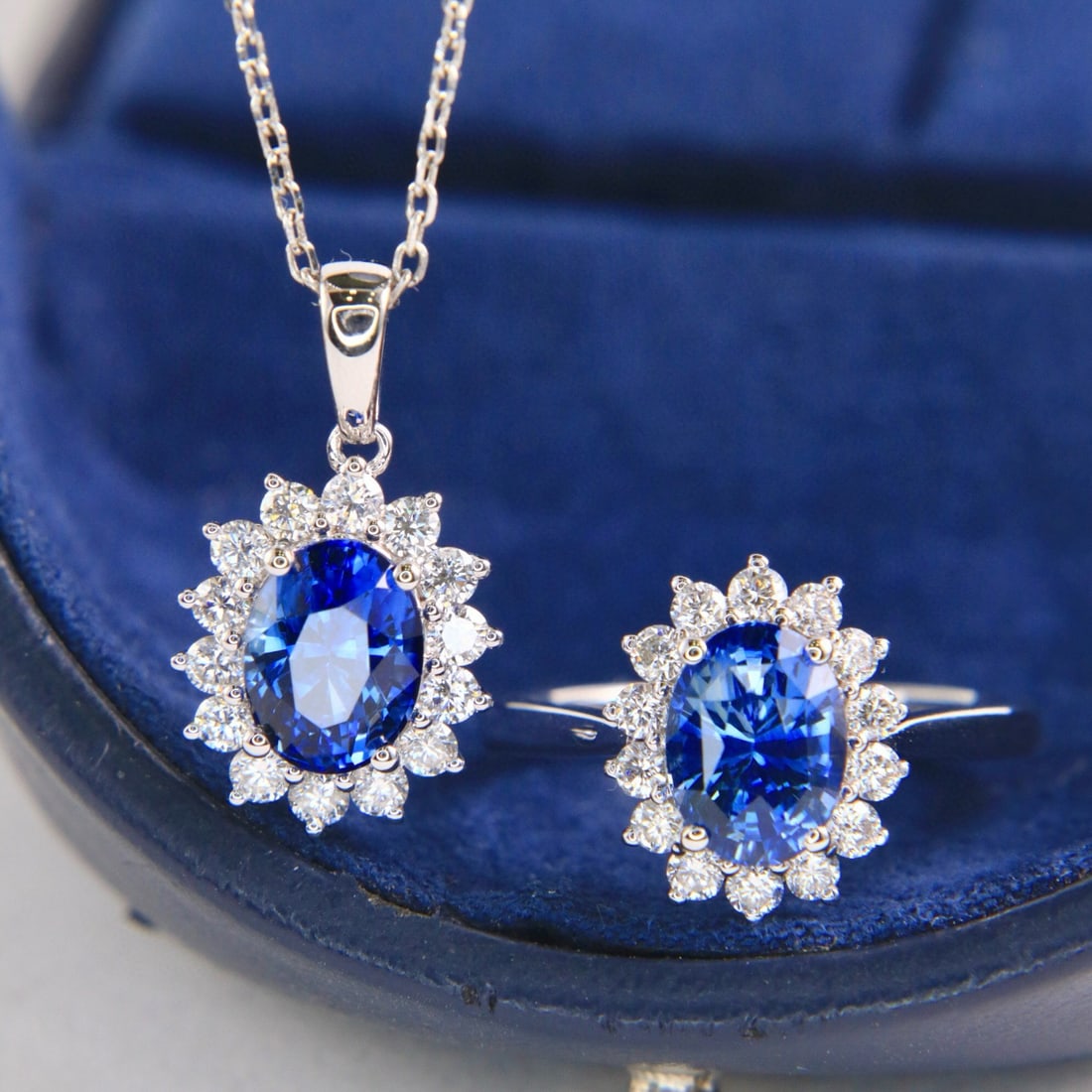 14k Gold 5.05 Ctw Natural Sapphire & Diamond Jewelry Set - 2