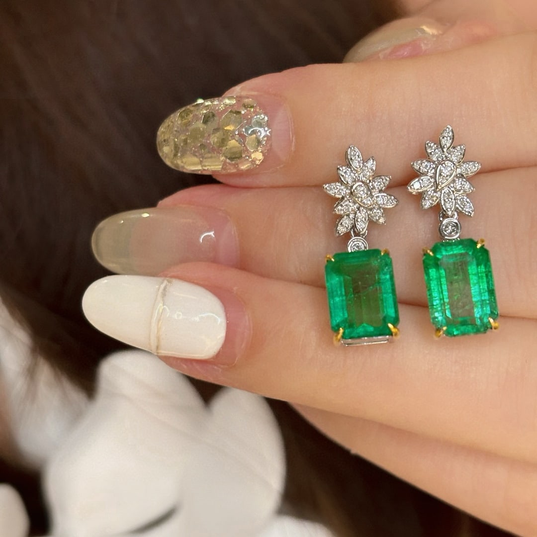 14k Gold 4.37 Ct Natural Emerald & Diamond Earrings - 3
