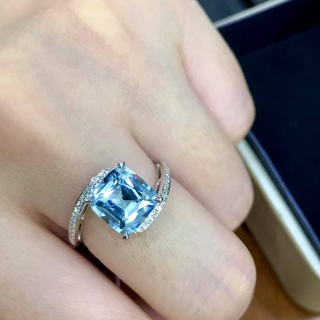 14k Gold 2.6 Ct Natural Aquamarine & Diamond Ring - 4