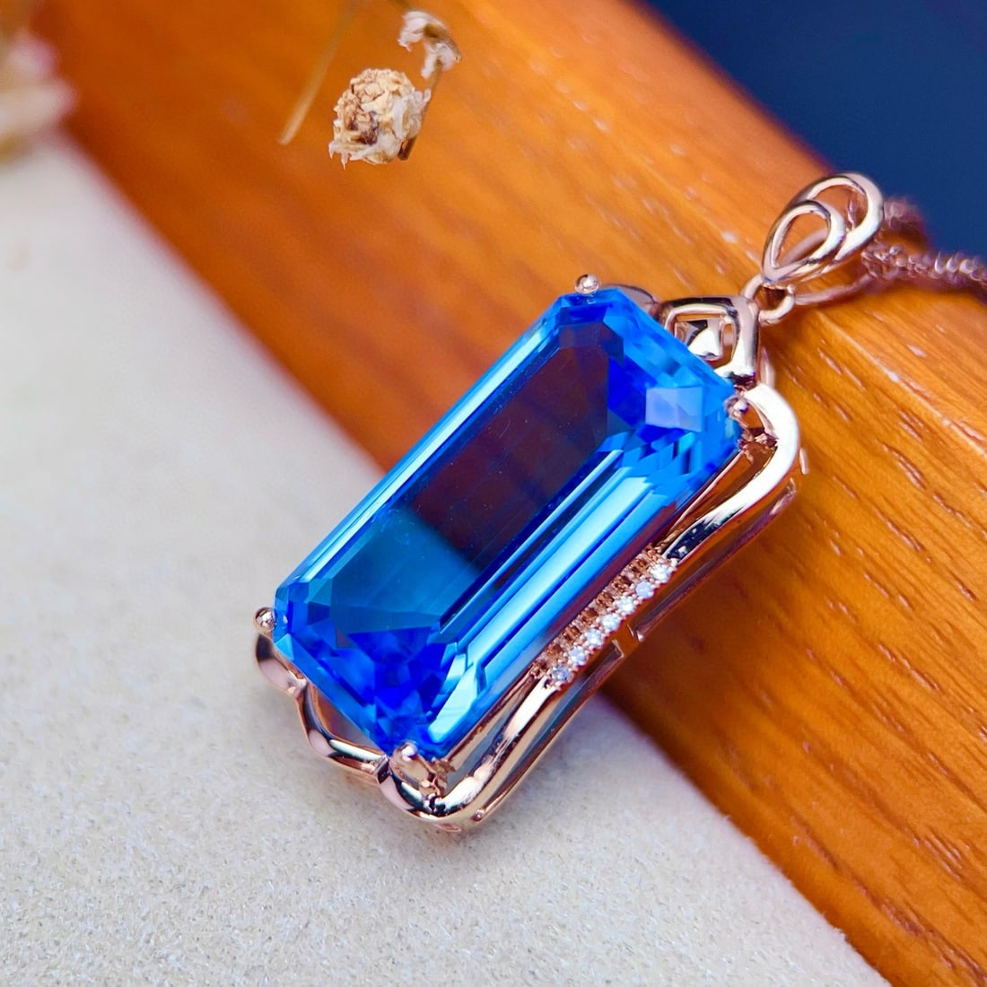 14k Gold 13.84 Ctw Natural Topaz & Diamond Pendant( Without Chain ) - 4