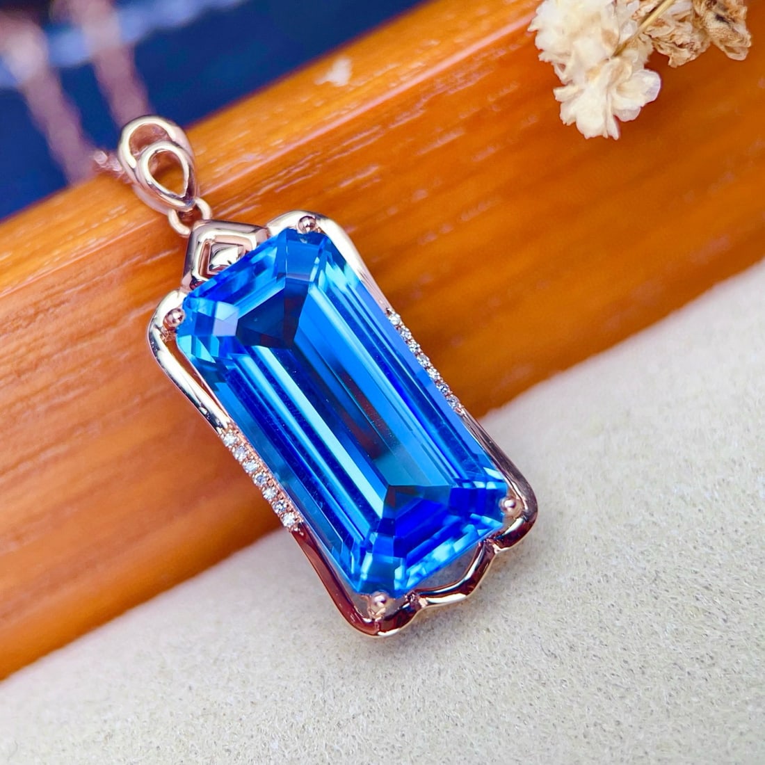 14k Gold 13.84 Ctw Natural Topaz & Diamond Pendant( Without Chain ) - 5