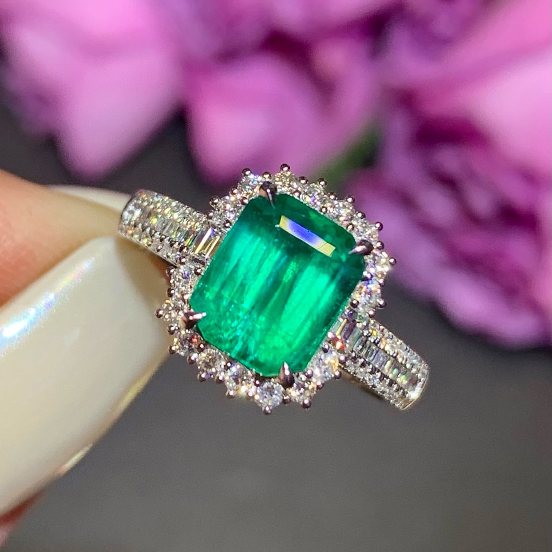 14k Gold 2.99 Ctw Vivid Green Natural Emerald & Diamond Ring - 5