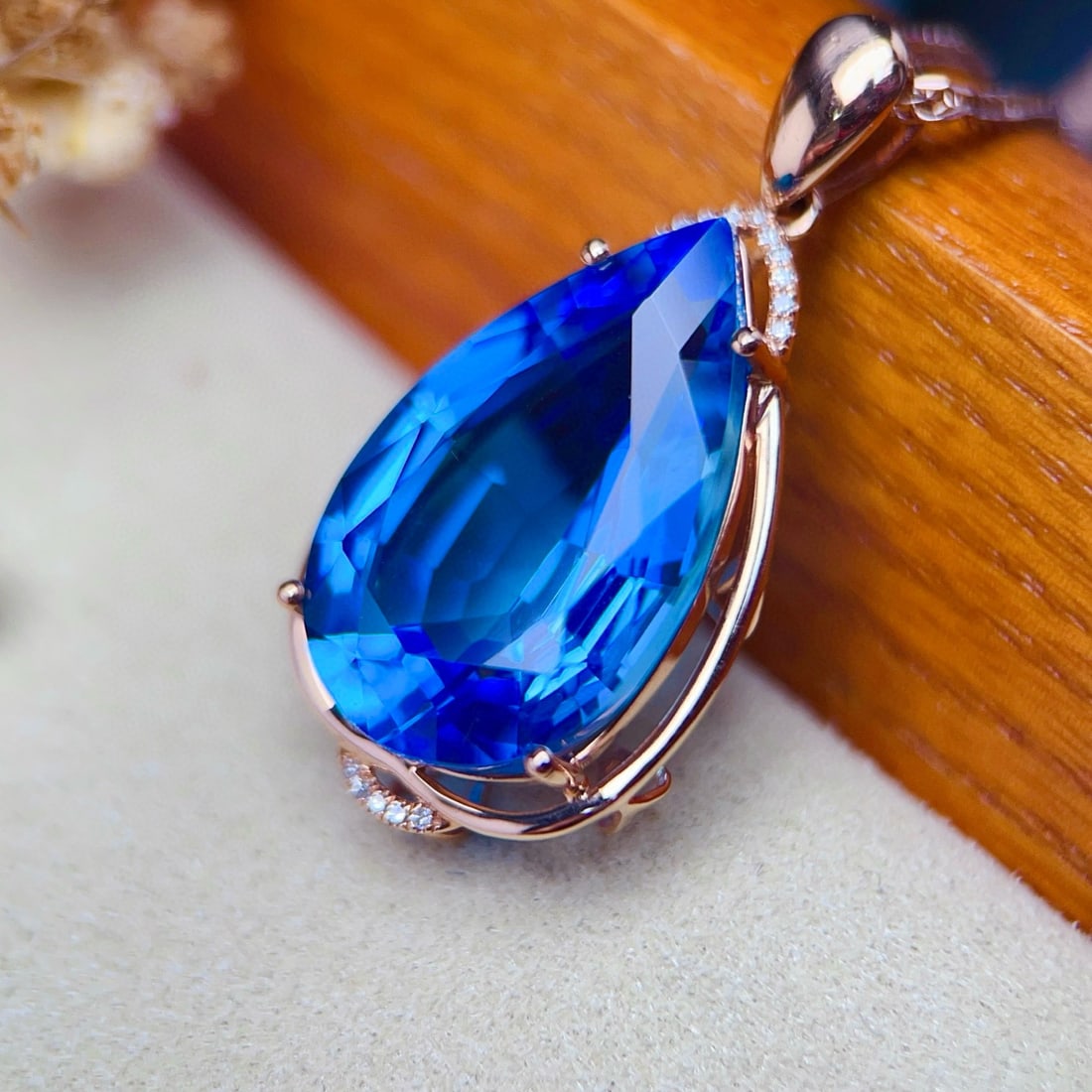 14k Gold 19.85 Ctw Natural Topaz & Diamond Pendant( Without Chain ) - 3