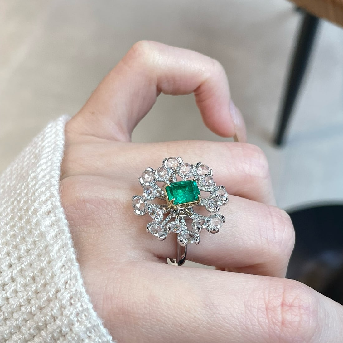 14k Gold 1.1 Ct Natural Emerald & Diamond & Sapphire Ring - 6
