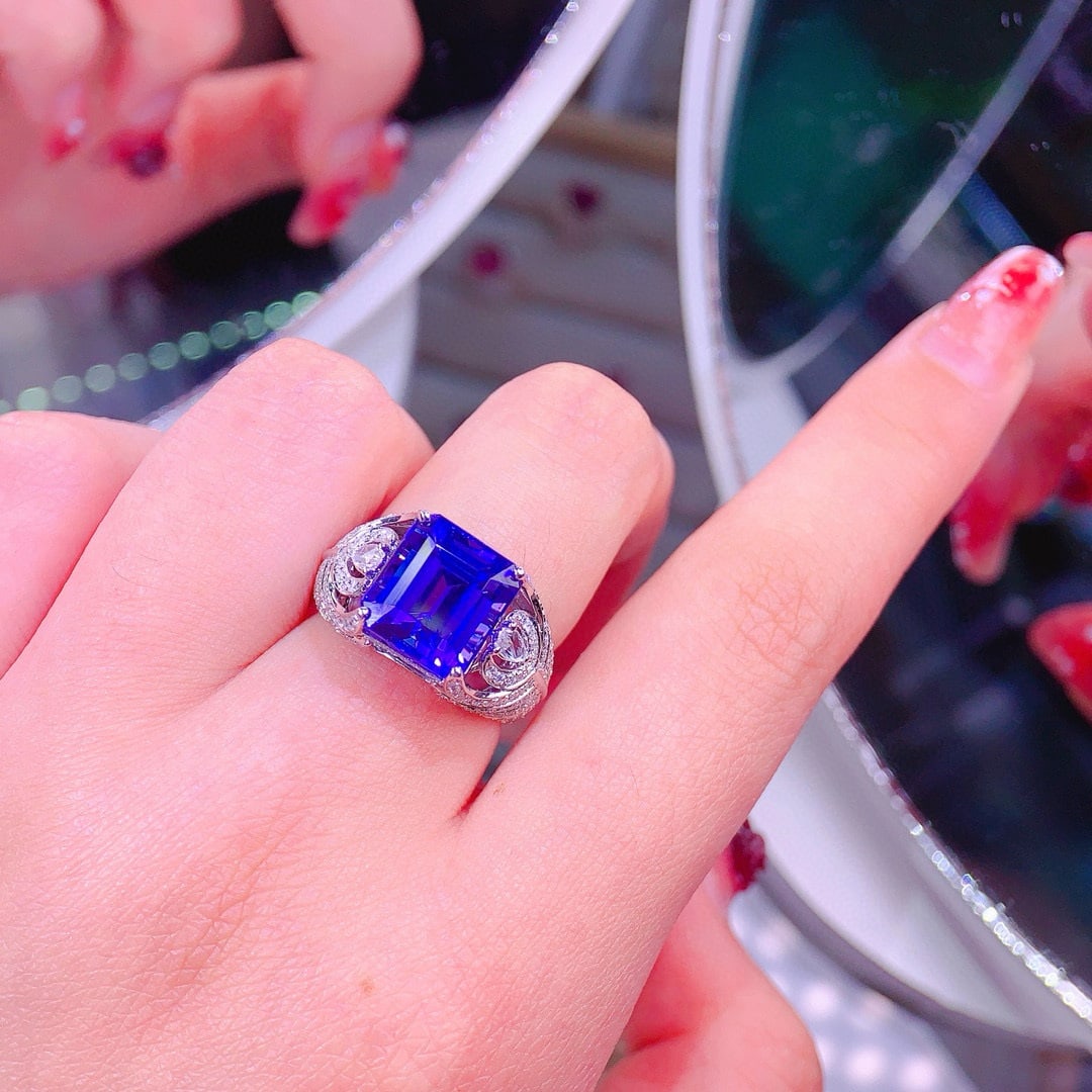 14k Gold 7.63 Ctw Natural Tanzanite & Diamond Ring - 7
