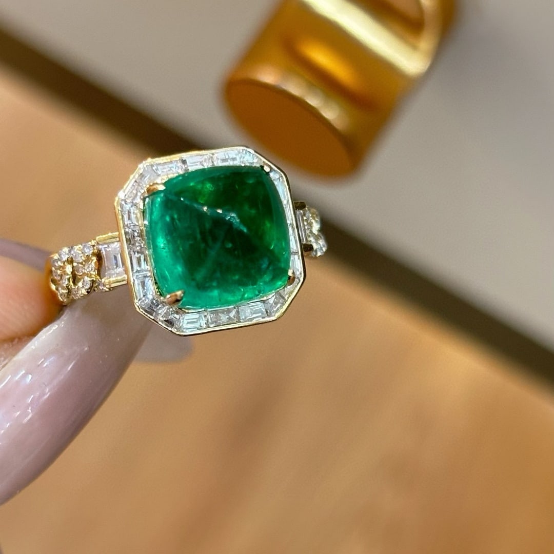 14k Gold 5.22 Ct Vivid Green Natural Emerald & Diamond Ring - 4