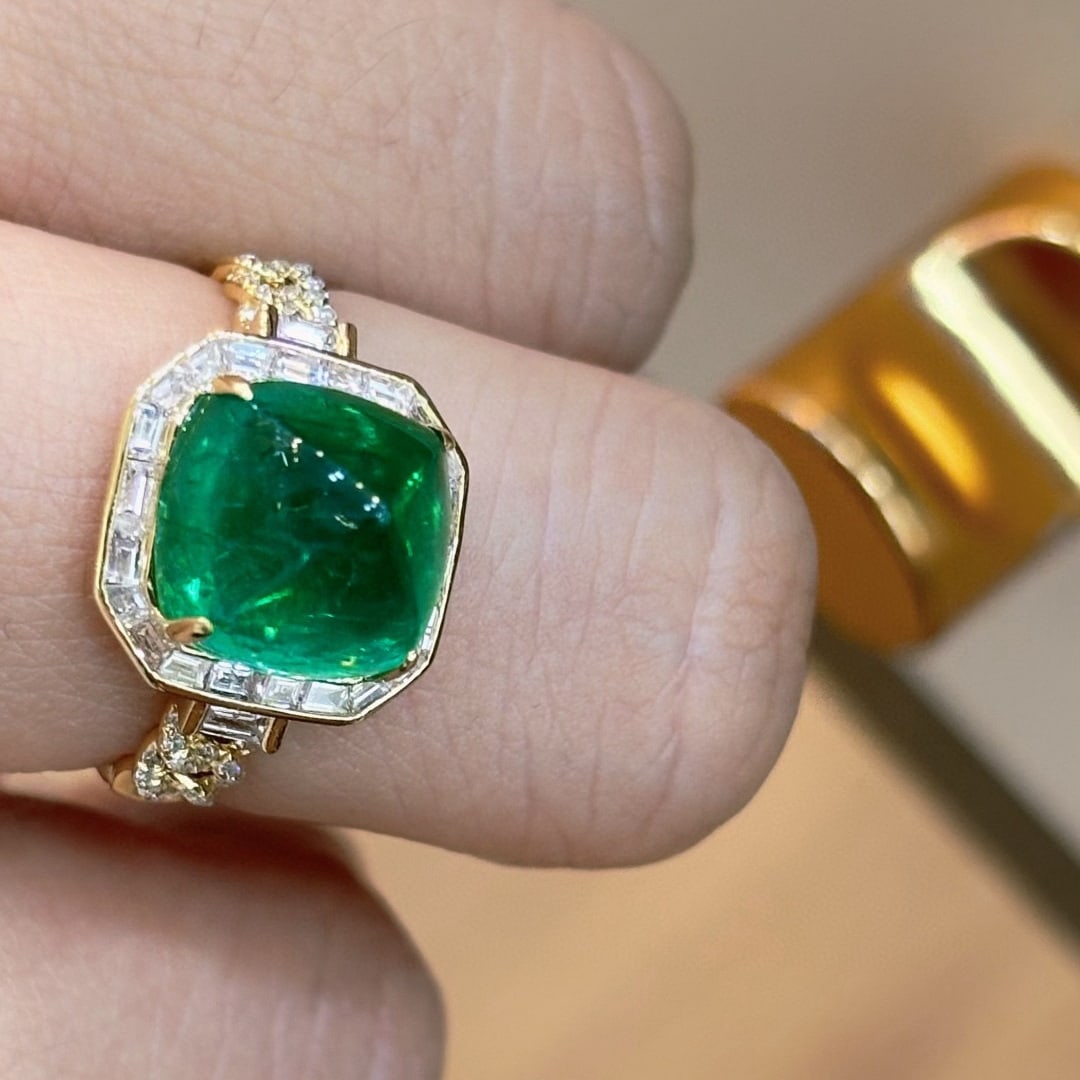 14k Gold 5.22 Ct Vivid Green Natural Emerald & Diamond Ring - 7