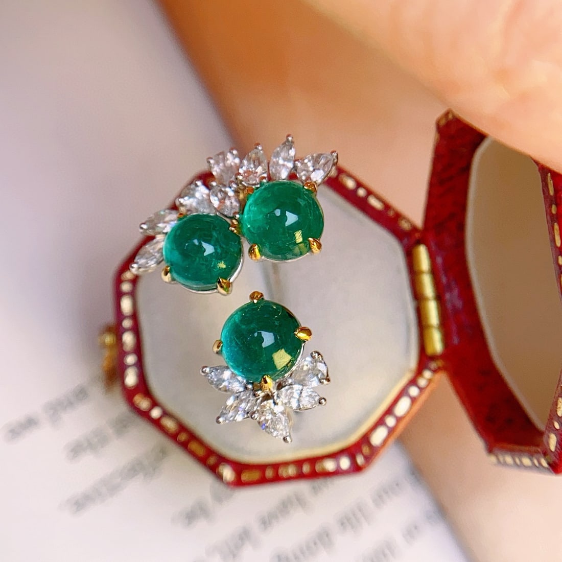 14k Gold 3.70 Ct Natural Emerald & Diamond Ring - 3