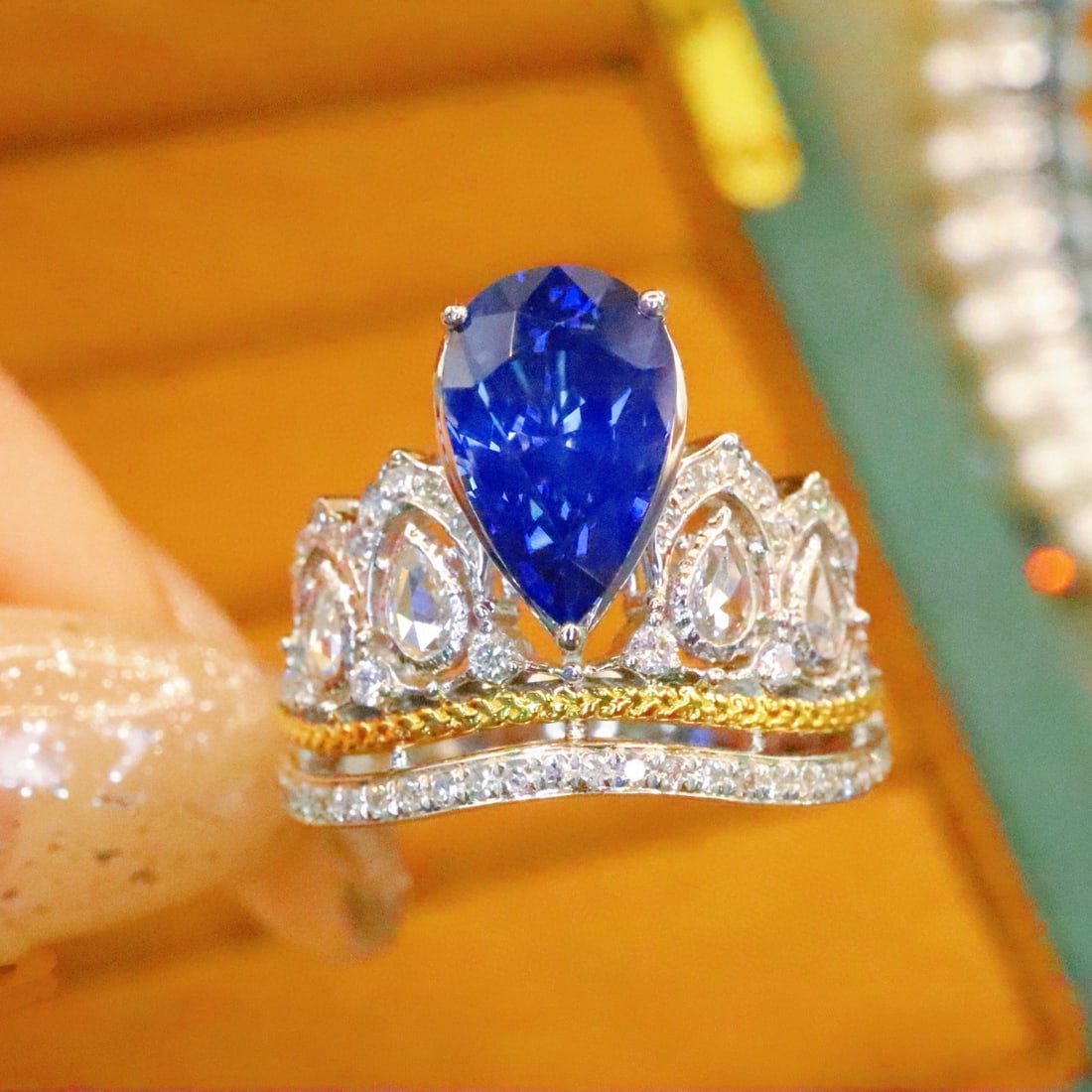 14k Gold 2.80 Ctw Natural Sapphire & Diamond Ring: Ref:231056150 // gold content:14k gold // ring size:7. 25us // // main gemstone:sapphire // shape:pear // carat weight:2. 39ct // color:royal blue // treatment:natural // // adjacent gemstone 2 :