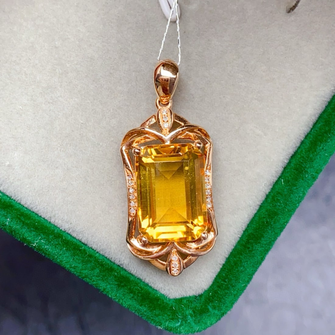 14k Gold 7.30 Ctw Natural Citrine & Diamond Pendant( Without Chain ): Ref:231056152 // gold content:14k gold // main gemstone:citrine // shape:octagonal // carat weight:7. 25ct // color:yellow // treatment:natural // // adjacent gemstone 2 : diamond // number of