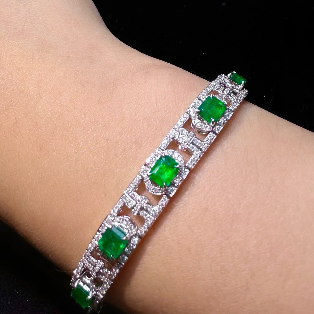 14k Gold 7.27 Ctw Vivid Green Natural Emerald & Diamond Bracelet - 4