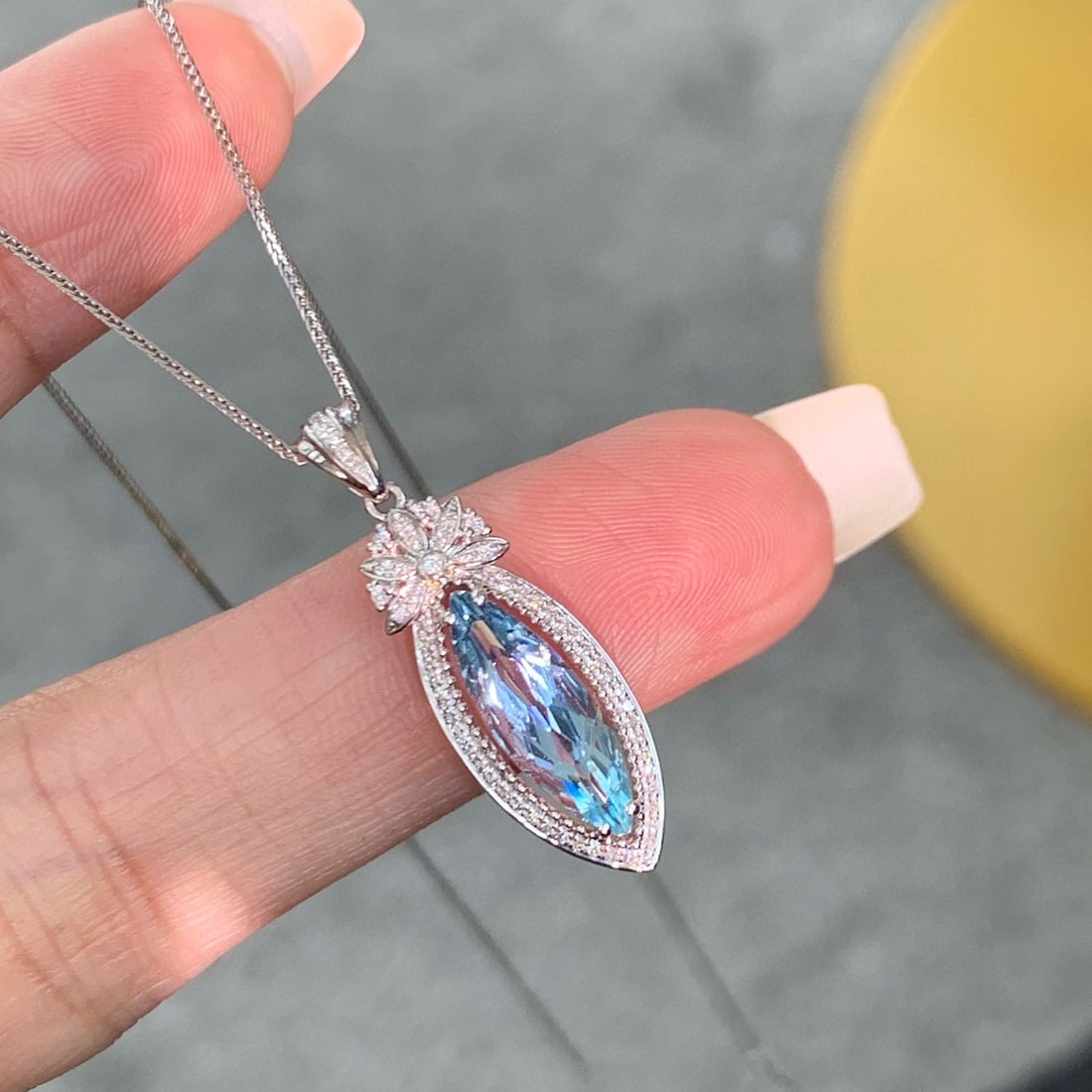 14k Gold 1.43 Ctw Natural Aquamarine & Diamond Ring: Ref:231056168 // gold content:14k gold // ring size:7. 25us // // main gemstone:aquamarine // shape:marquise // carat weight:1. 3ct // color:santa maria color // treatment:natural // // adjacent