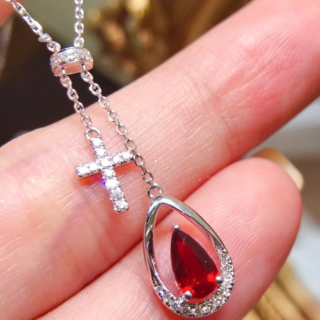14k Gold 0.88 Ctw Natural Ruby & Diamond Necklace: Ref:231056169 // gold content:14k gold // main gemstone:ruby // shape:pear // carat weight:0. 7ct // color:pigeonblood red // treatment:natural // // adjacent gemstone 2 : diamond // shape:round //