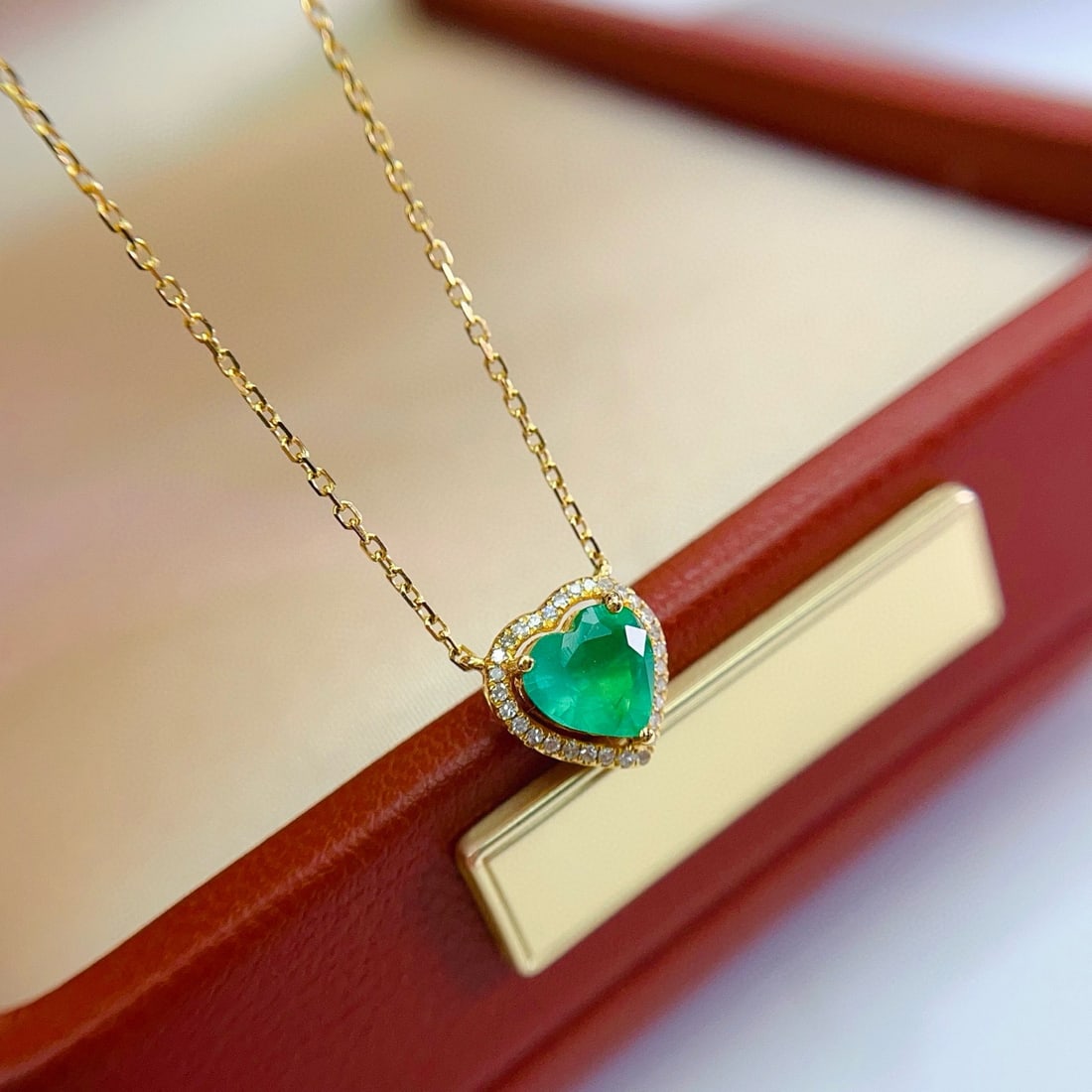 14k Gold 0.65 Ct Natural Emerald & Diamond Necklace - 5