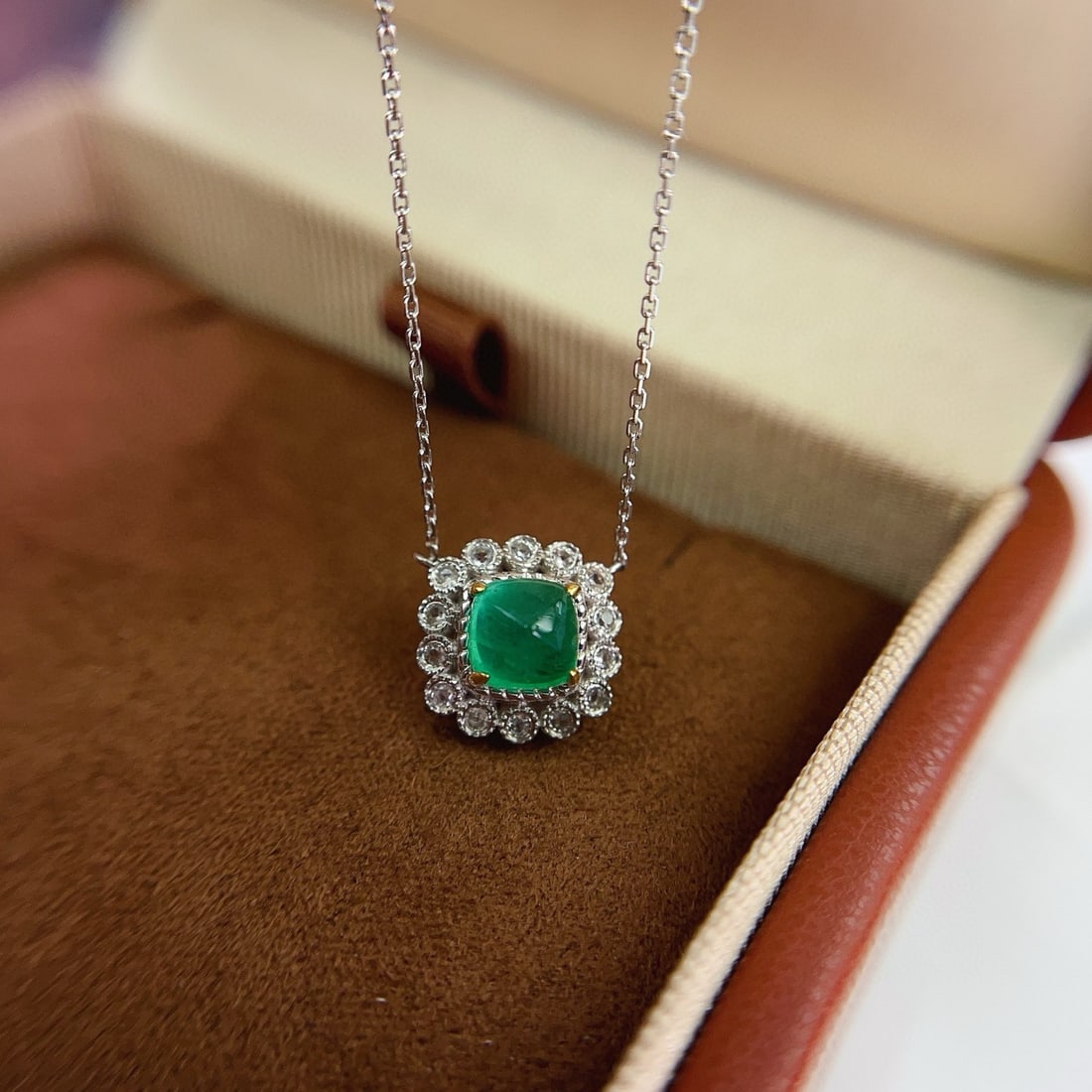 14k Gold 0.90 Ct Natural Emerald & Sapphire Necklace - 2
