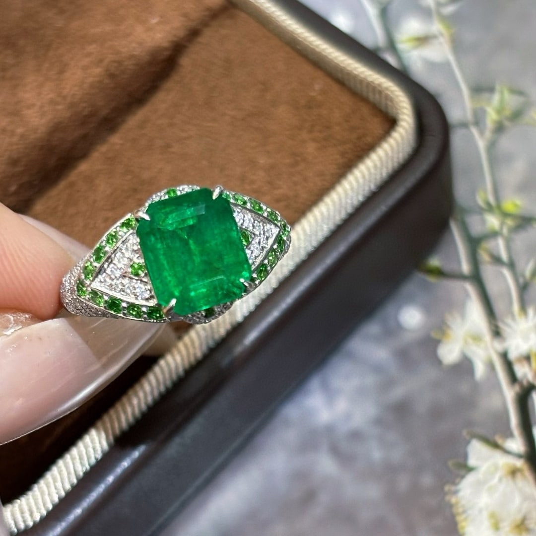 14k Gold 3 Ct Vivid Green Natural Emerald & Diamond & Tsavorite Ring - 4