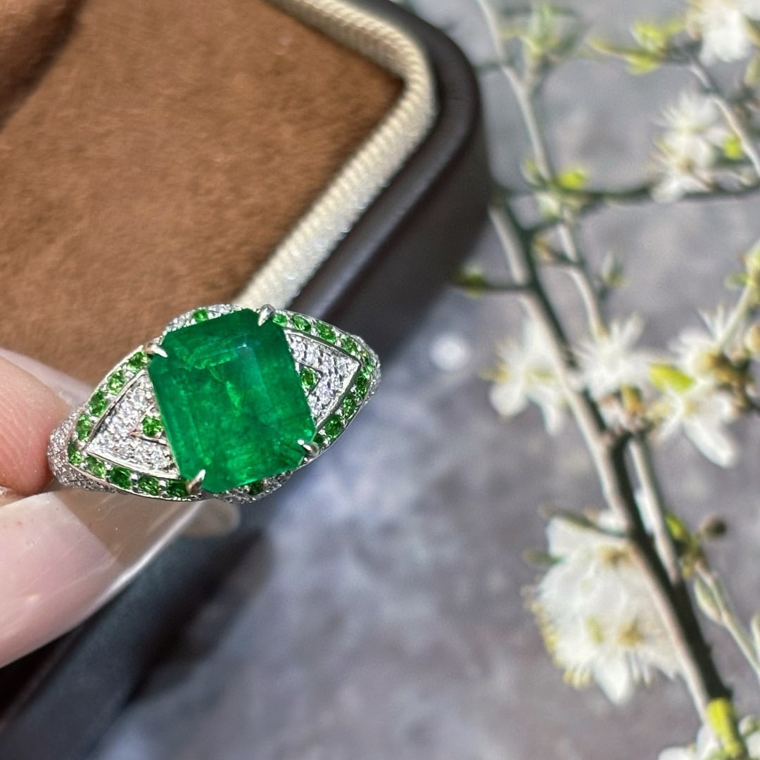 14k Gold 3 Ct Vivid Green Natural Emerald & Diamond & Tsavorite Ring - 5