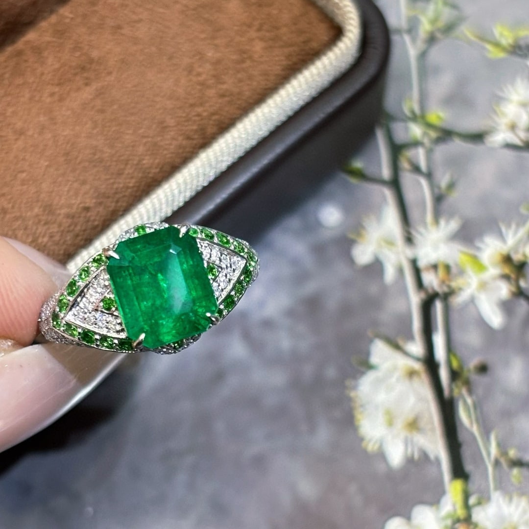 14k Gold 3 Ct Vivid Green Natural Emerald & Diamond & Tsavorite Ring - 6