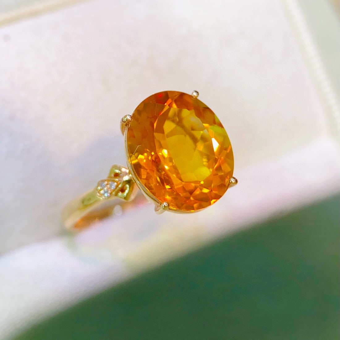 14k Gold 4.62 Ctw Natural Citrine & Diamond Ring: Ref:231056186 // gold content:14k gold // ring size:7. 25us // // main gemstone:citrine // shape:oval // carat weight:4. 6ct // color:yellow // treatment:natural // // adjacent gemstone 2 : diamond //