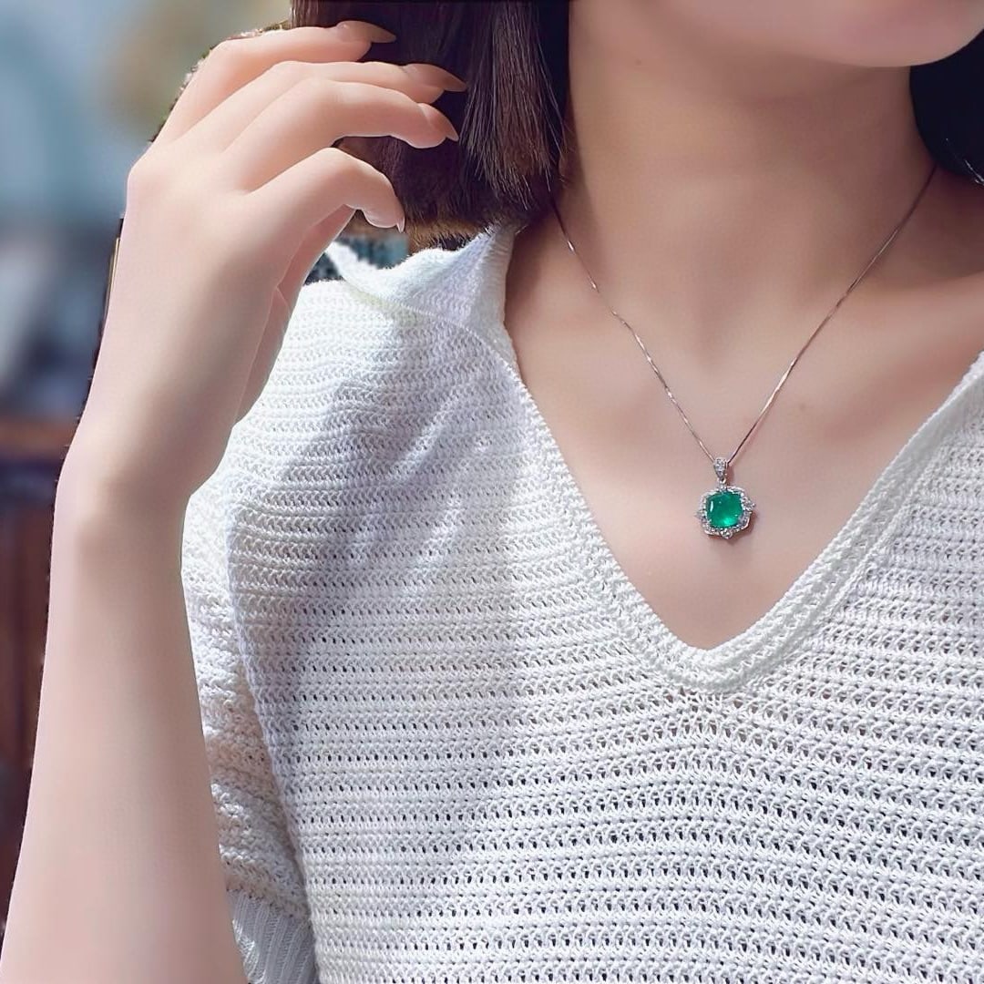14k Gold 5.40 Ctw Natural Emerald & Diamond Pendant( Without Chain ) - 2