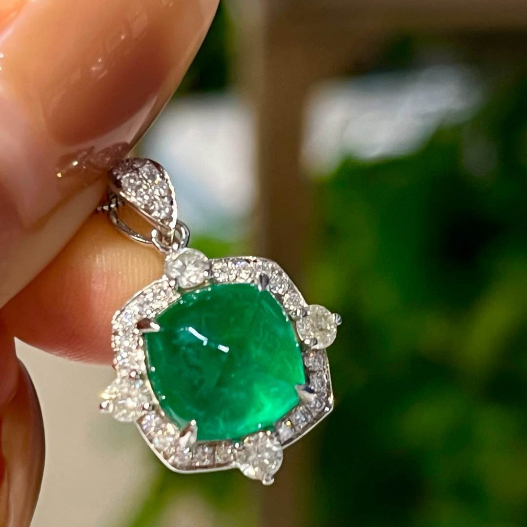 14k Gold 5.40 Ctw Natural Emerald & Diamond Pendant( Without Chain ) - 4