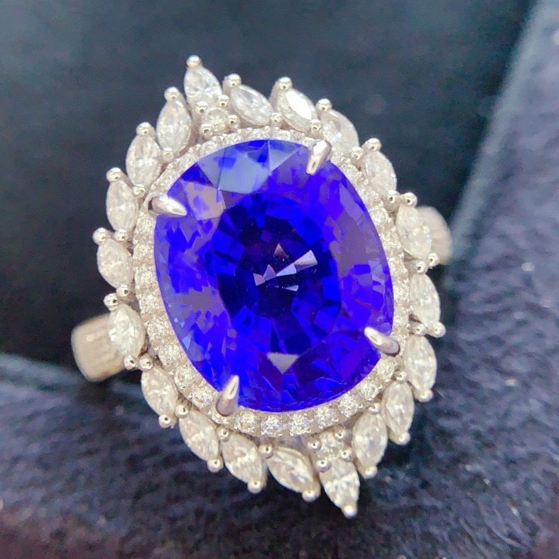 14k Gold 7.07 Ct Natural Tanzanite & Diamond Ring - 2