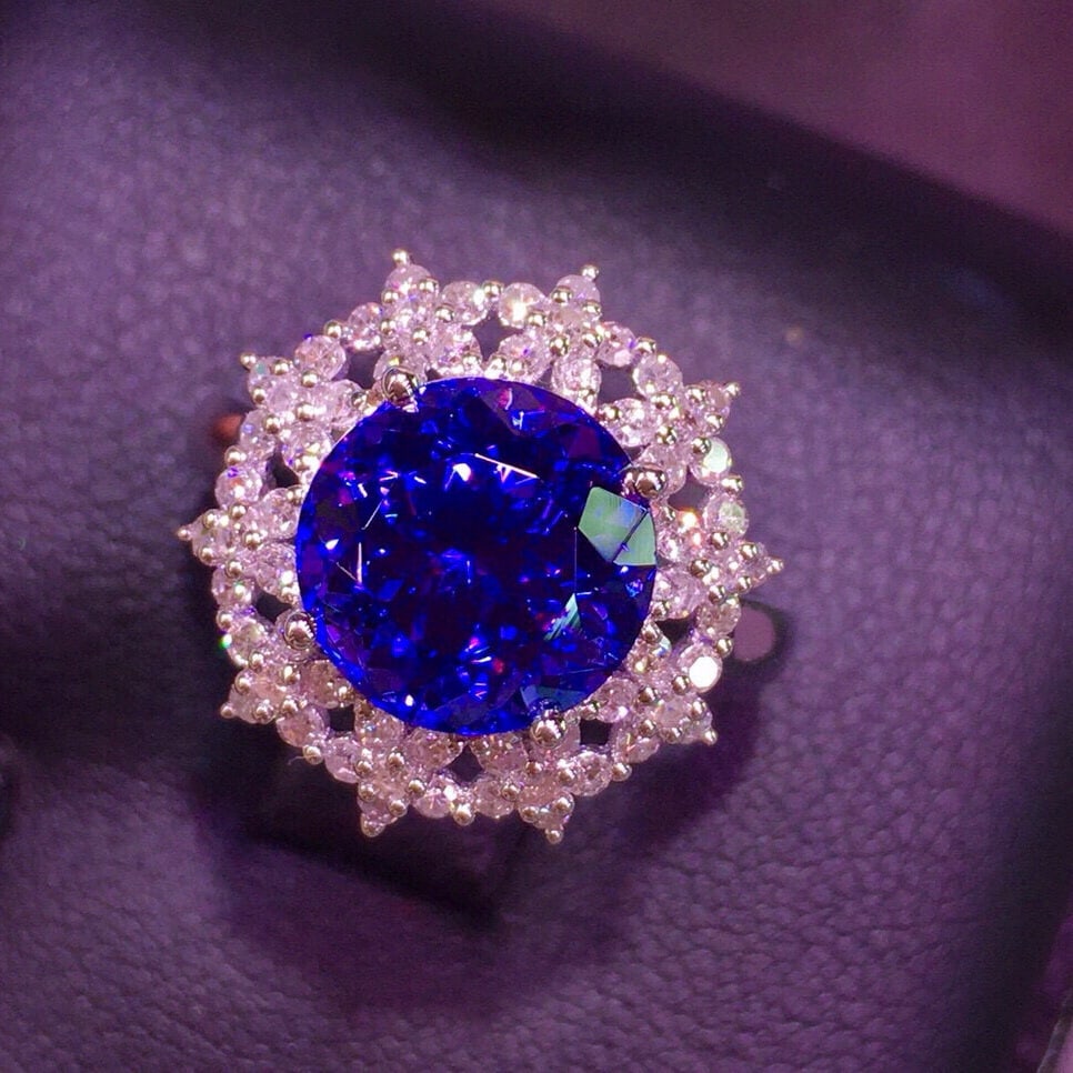 14k Gold 4.85 Ct Natural Tanzanite & Diamond Ring - 2