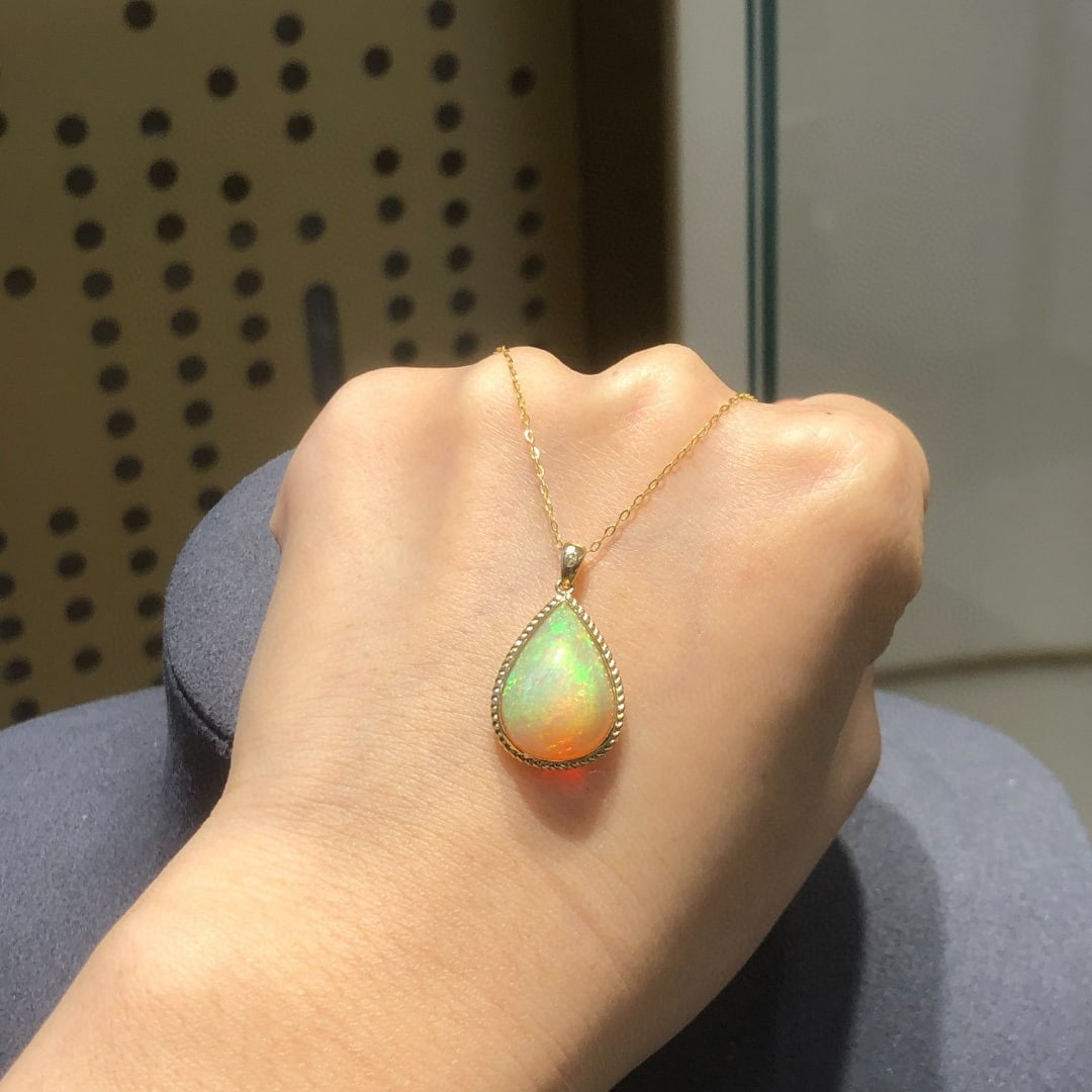 14k Gold 7.38 Ct Natural Opal Necklace - 3