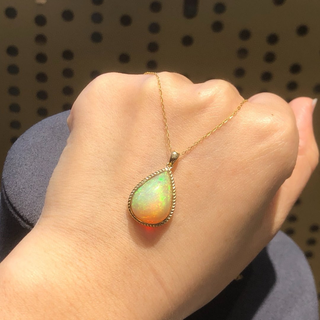 14k Gold 7.38 Ct Natural Opal Necklace - 4
