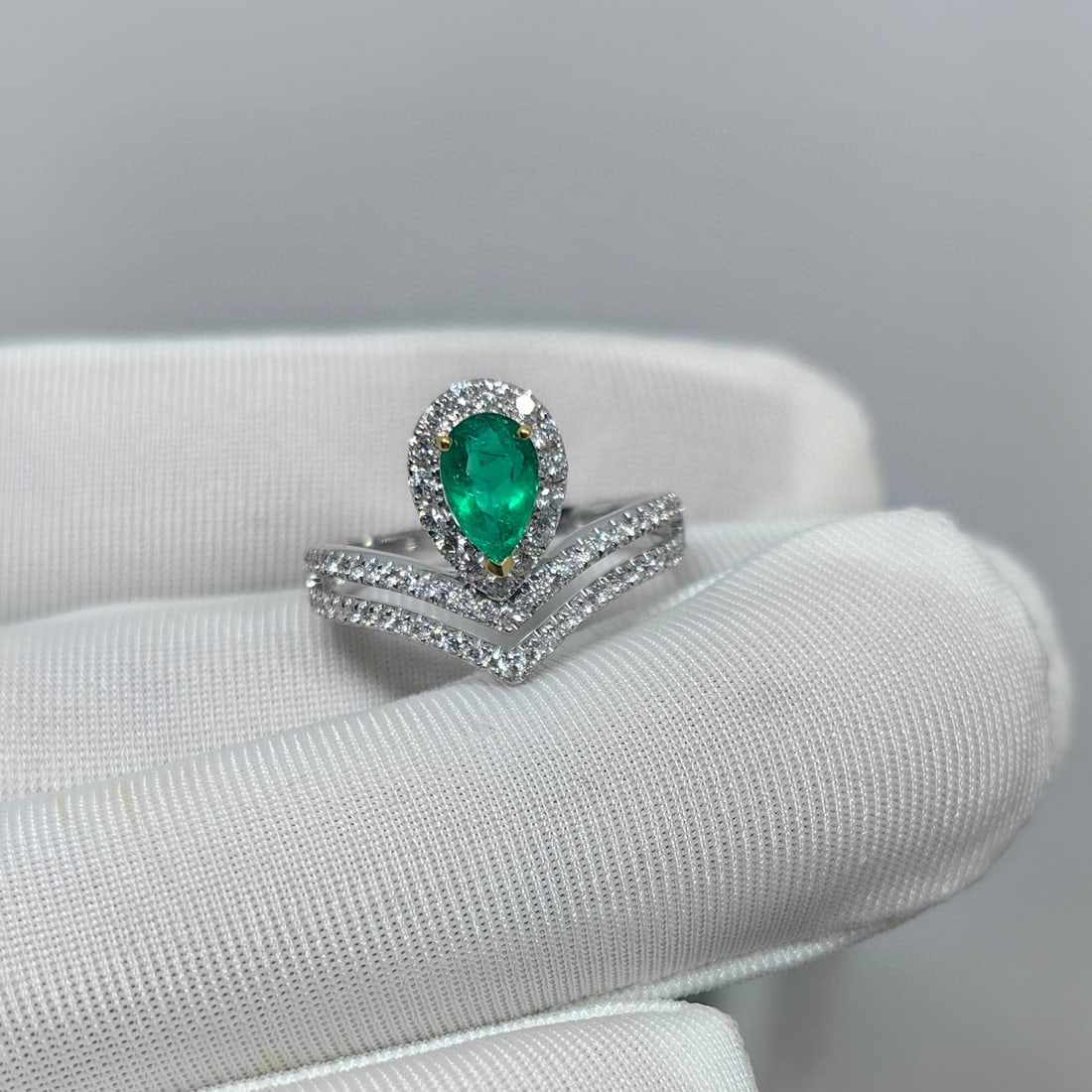 14k Gold 1.15 Ctw Natural Emerald & Diamond Ring - 3