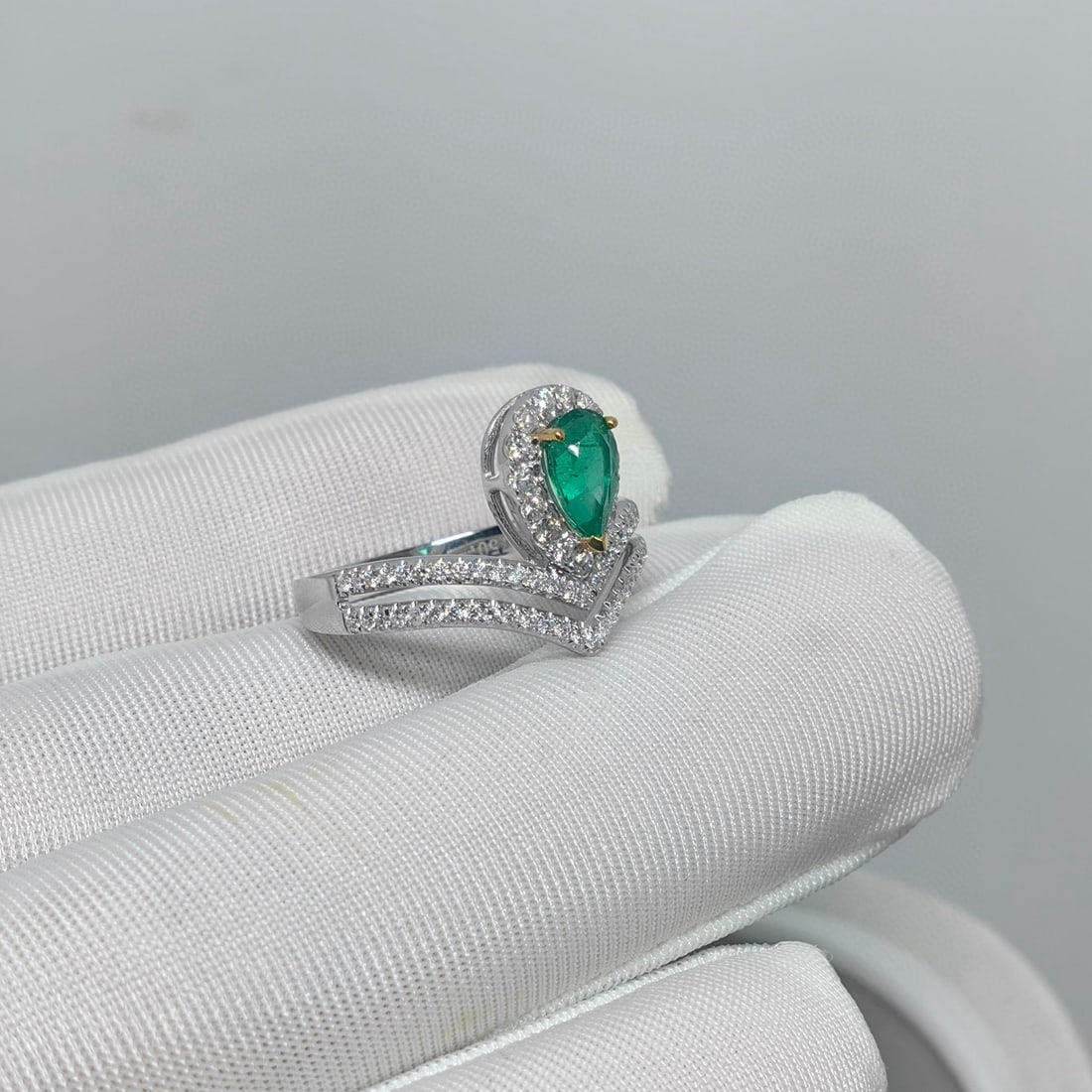 14k Gold 1.15 Ctw Natural Emerald & Diamond Ring - 4