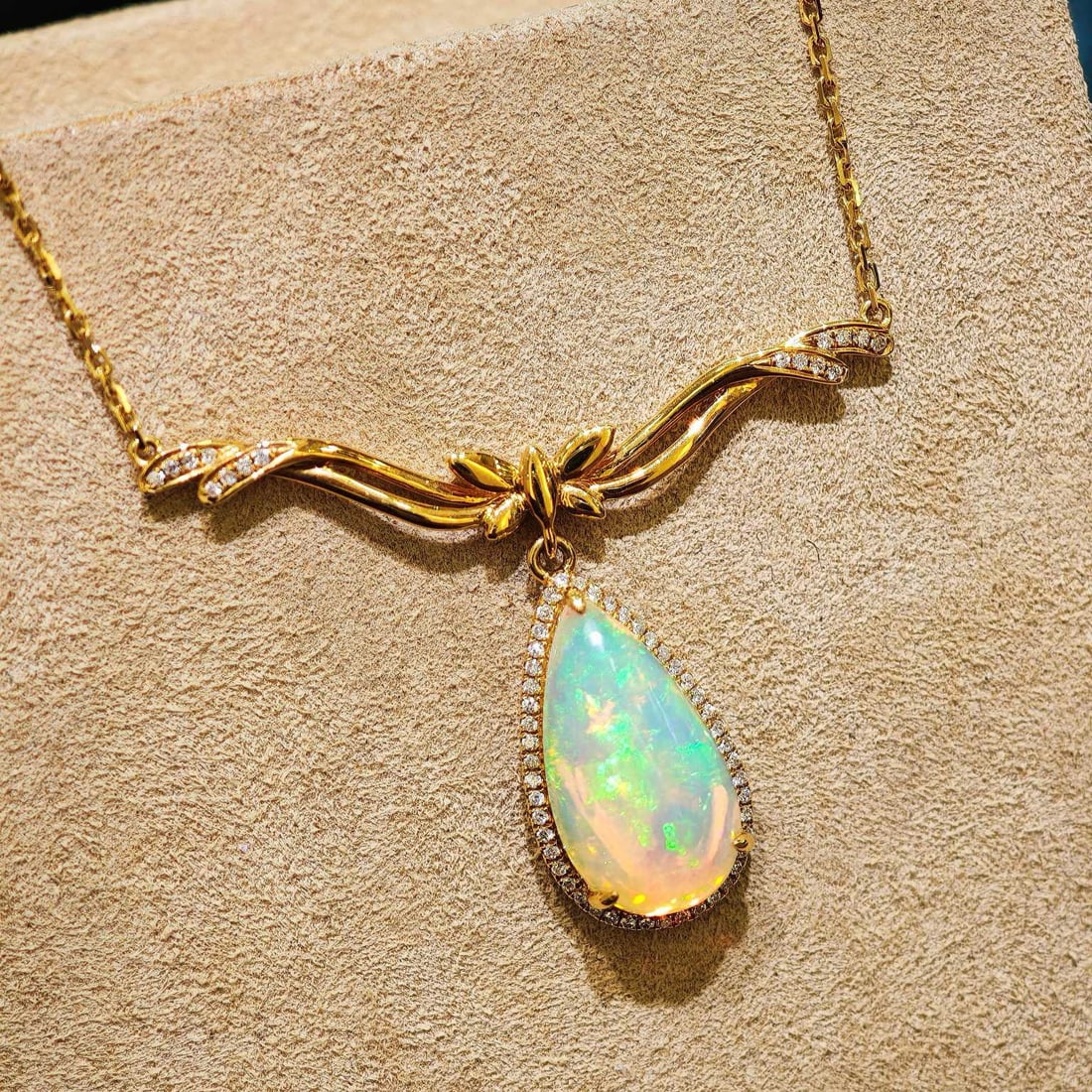 14k Gold 2.94 Ctw Natural Opal & Diamond Necklace - 5