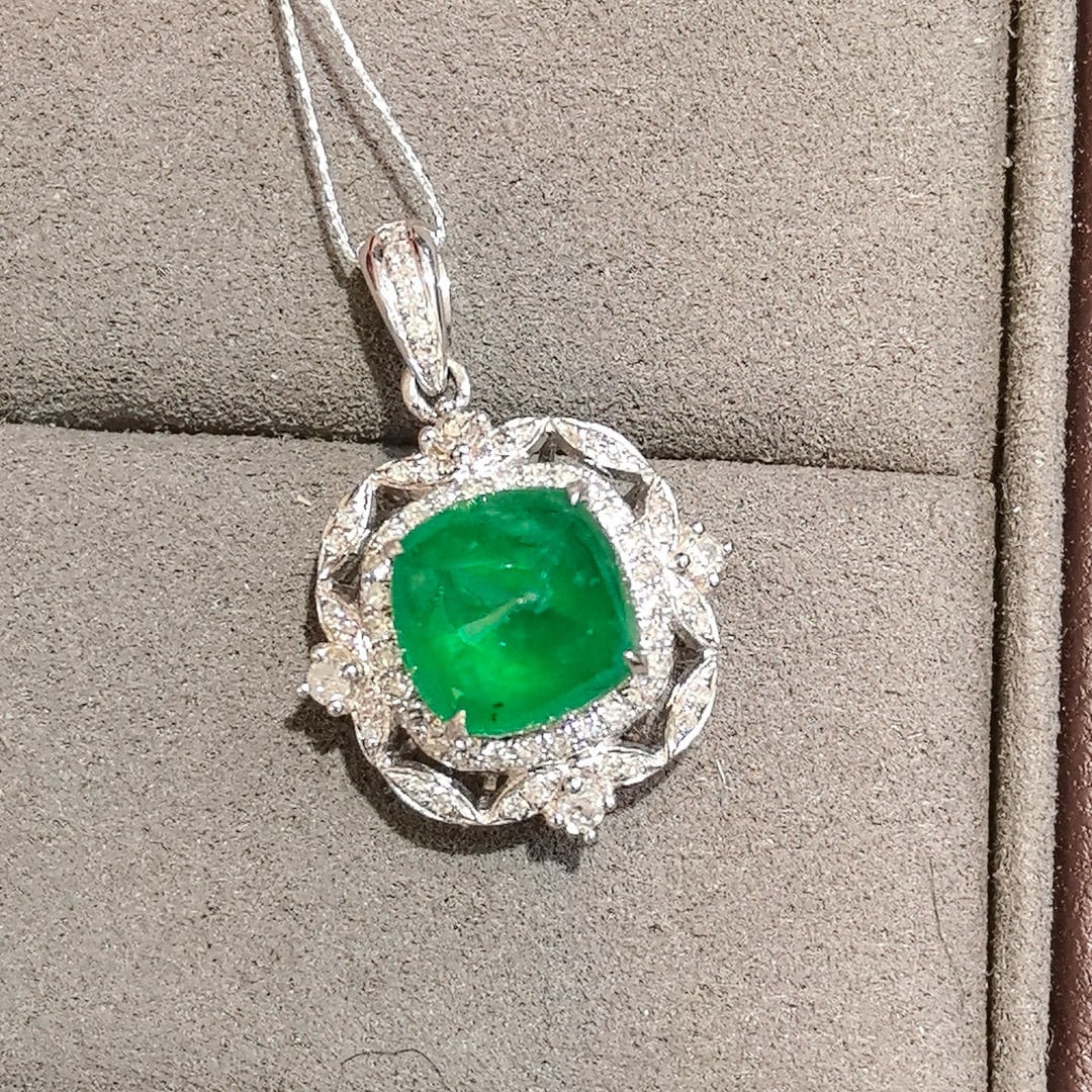14k Gold 3.74 Ctw Vivid Green Natural Emerald & Diamond Pendant( Without Chain ) - 4