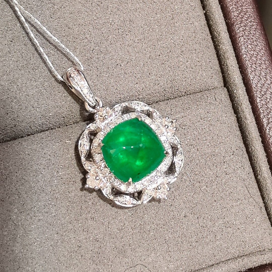 14k Gold 3.74 Ctw Vivid Green Natural Emerald & Diamond Pendant( Without Chain ) - 5
