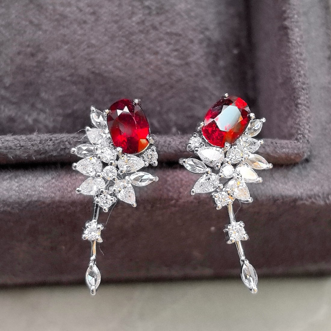 14k Gold 2.40 Ctw Natural Ruby & Diamond Earrings: Ref:231056252 // gold content:14k gold // main gemstone:ruby // shape:oval // carat weight:1. 45ct // color:pigeonblood red // treatment:natural // // adjacent gemstone 2 : diamond // shape:multiply