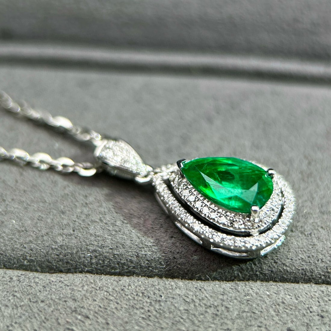 14k Gold 1.05 Ct Vivid Green Natural Emerald & Diamond Pendant( Without Chain ) - 2