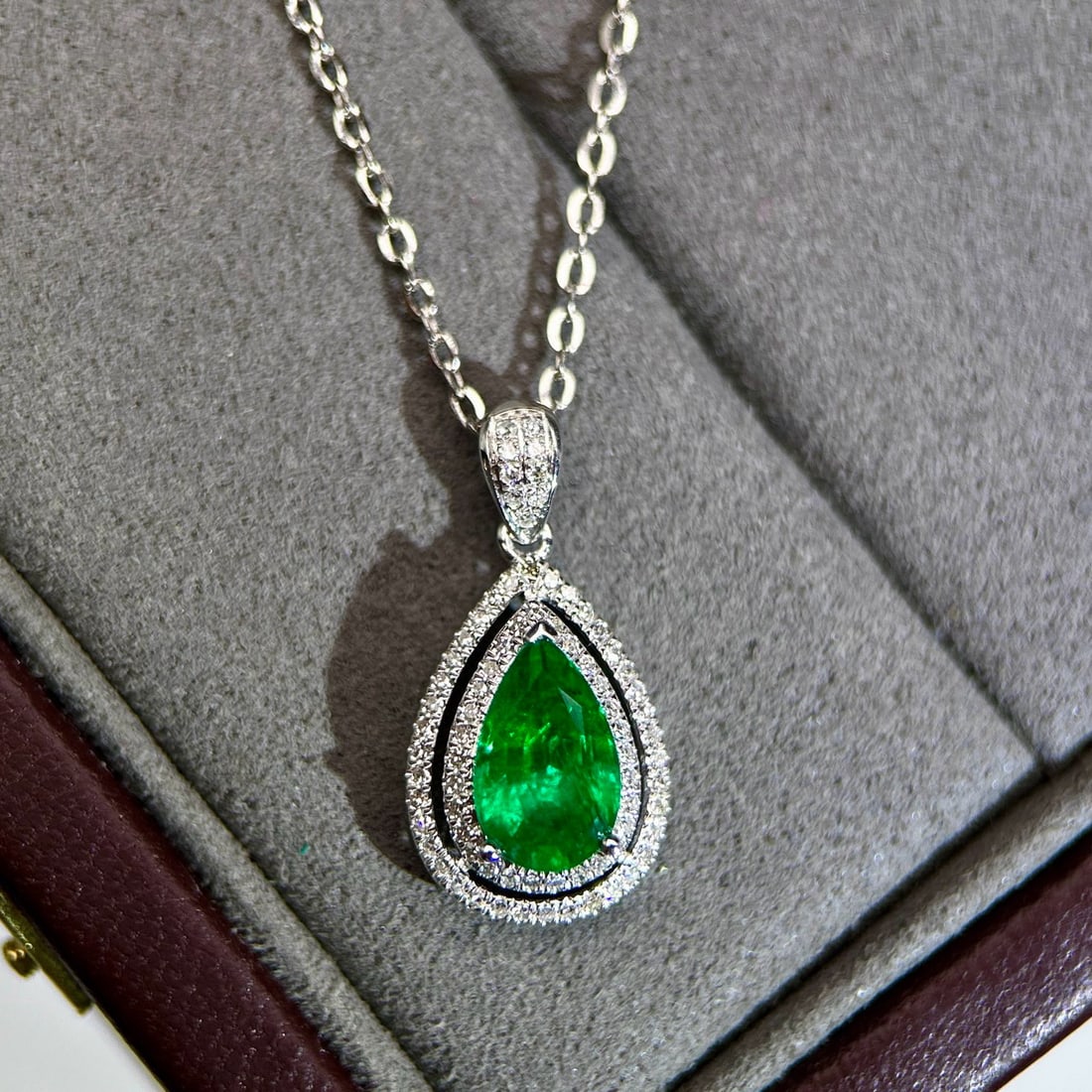 14k Gold 1.05 Ct Vivid Green Natural Emerald & Diamond Pendant( Without Chain ) - 3