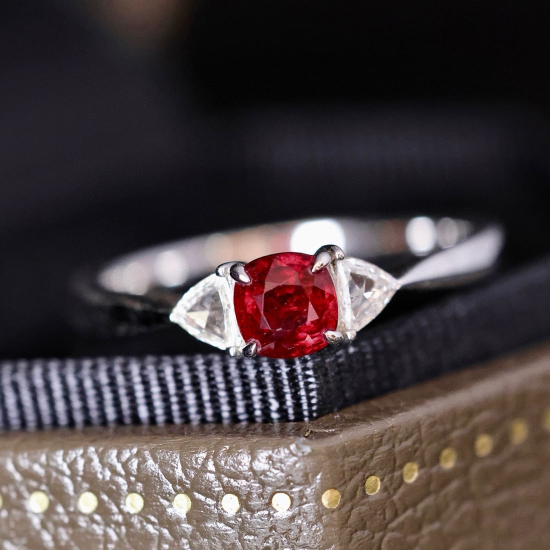 14k Gold 0.69 Ctw Natural Ruby & Diamond Ring - 4