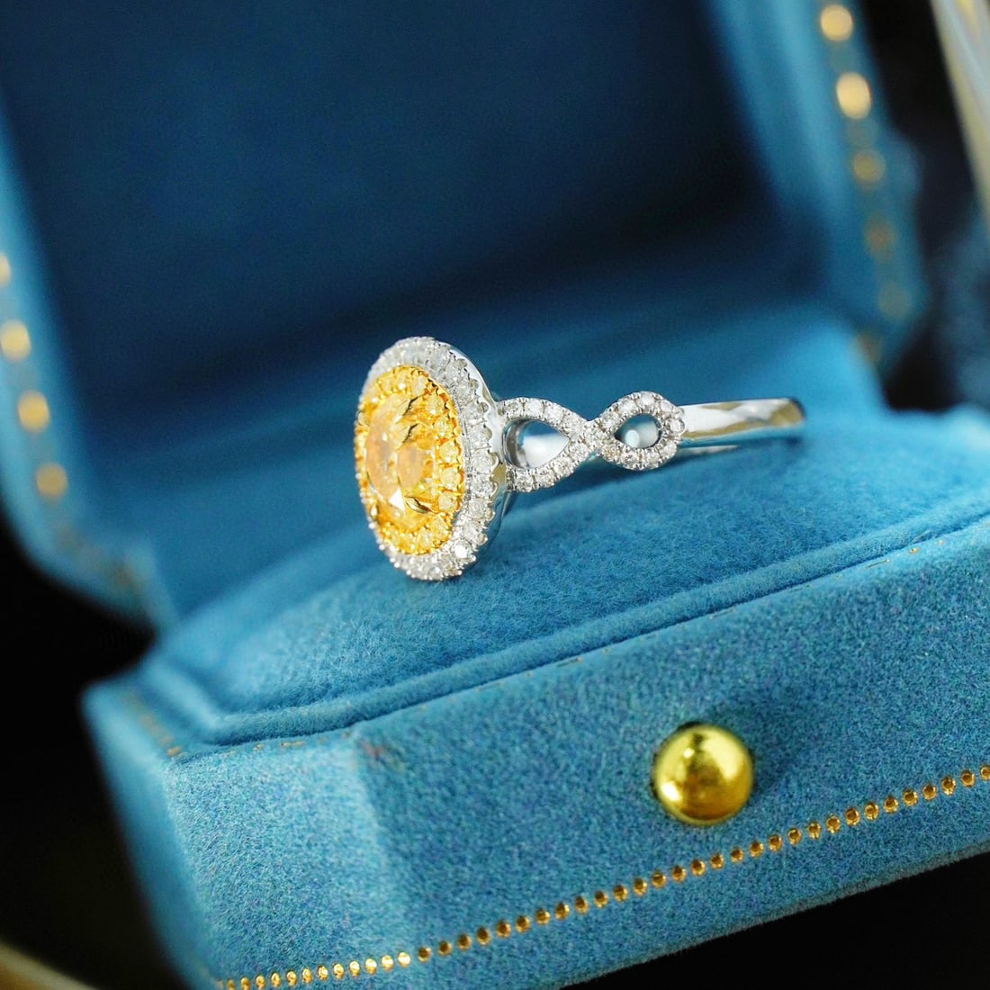 14k Gold 1.40 Ctw Natural Yellow Diamond & Diamond Ring - 4