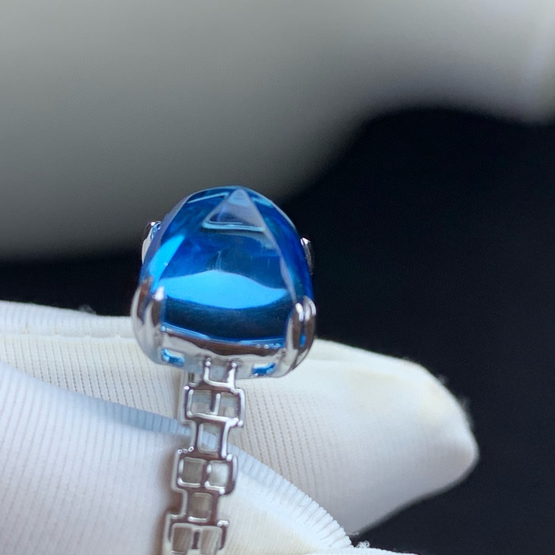 14k Gold 6.2 Ct Natural Topaz Ring - 2