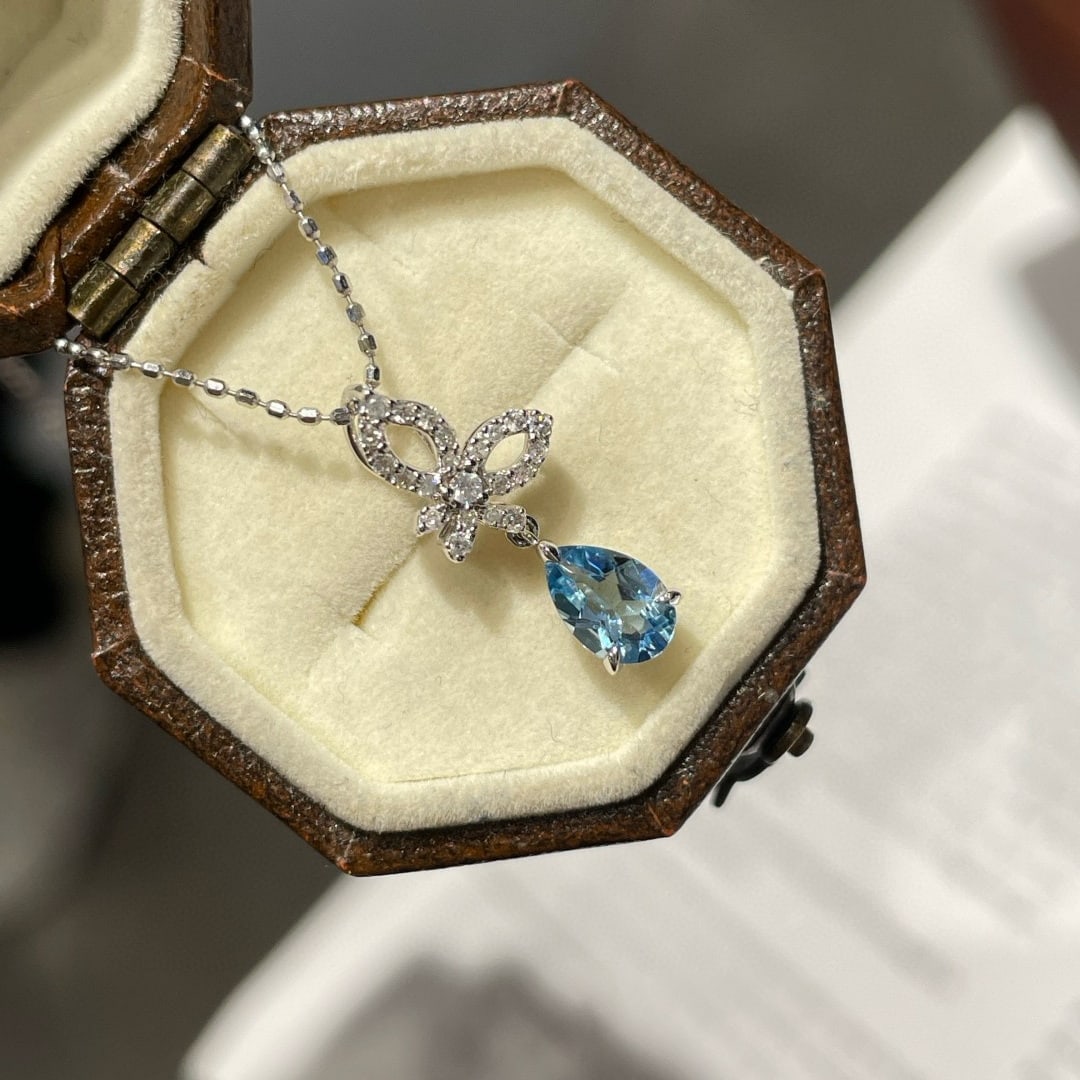 14k Gold 0.40 Ct Natural Aquamarine & Diamond Pendant( Without Chain ): Ref:231056312 // gold content:14k gold // main gemstone:aquamarine // shape:pear // carat weight:0. 40ct // color:santa maria color // treatment:natural // // adjacent gemstone 2 : diamond // shape:ro