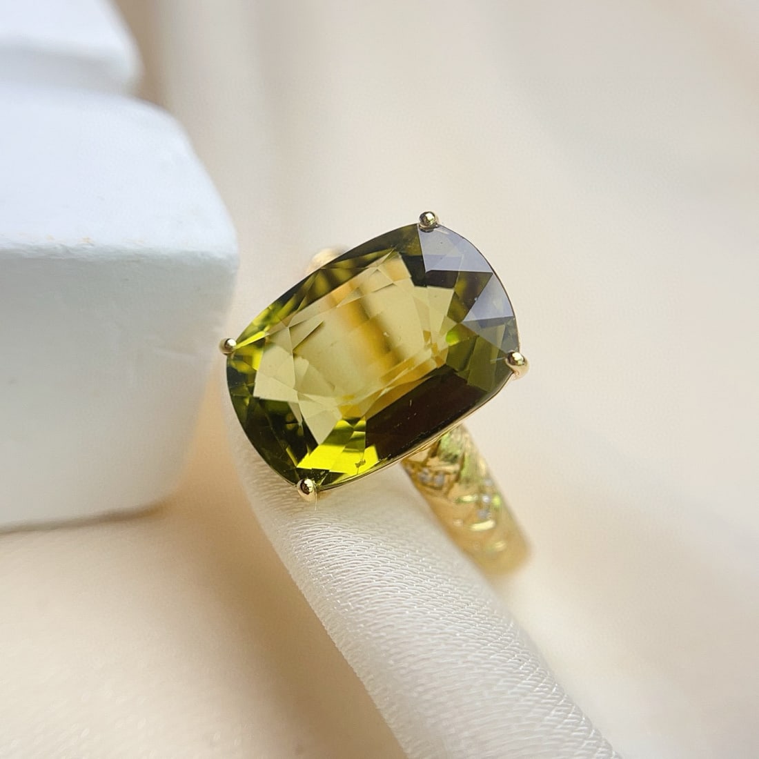 14k Gold 6.65 Ct Natural Tourmaline & Diamond Ring - 3