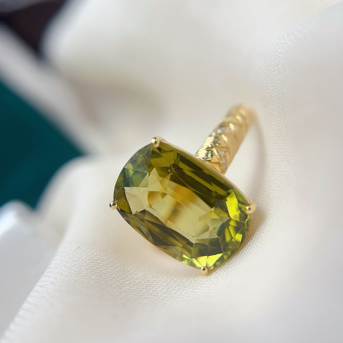 14k Gold 6.65 Ct Natural Tourmaline & Diamond Ring - 4