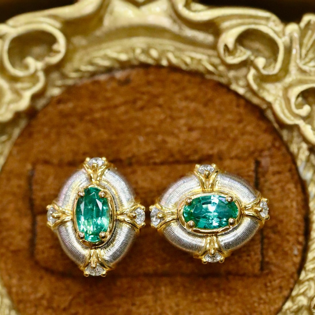 14k Gold 0.58 Ctw Natural Emerald & Diamond Earrings - 2