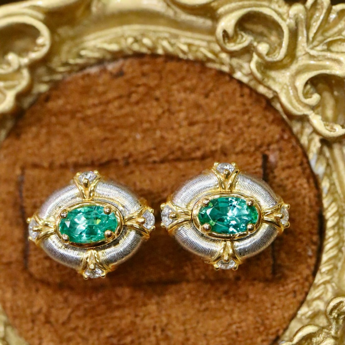 14k Gold 0.58 Ctw Natural Emerald & Diamond Earrings - 3