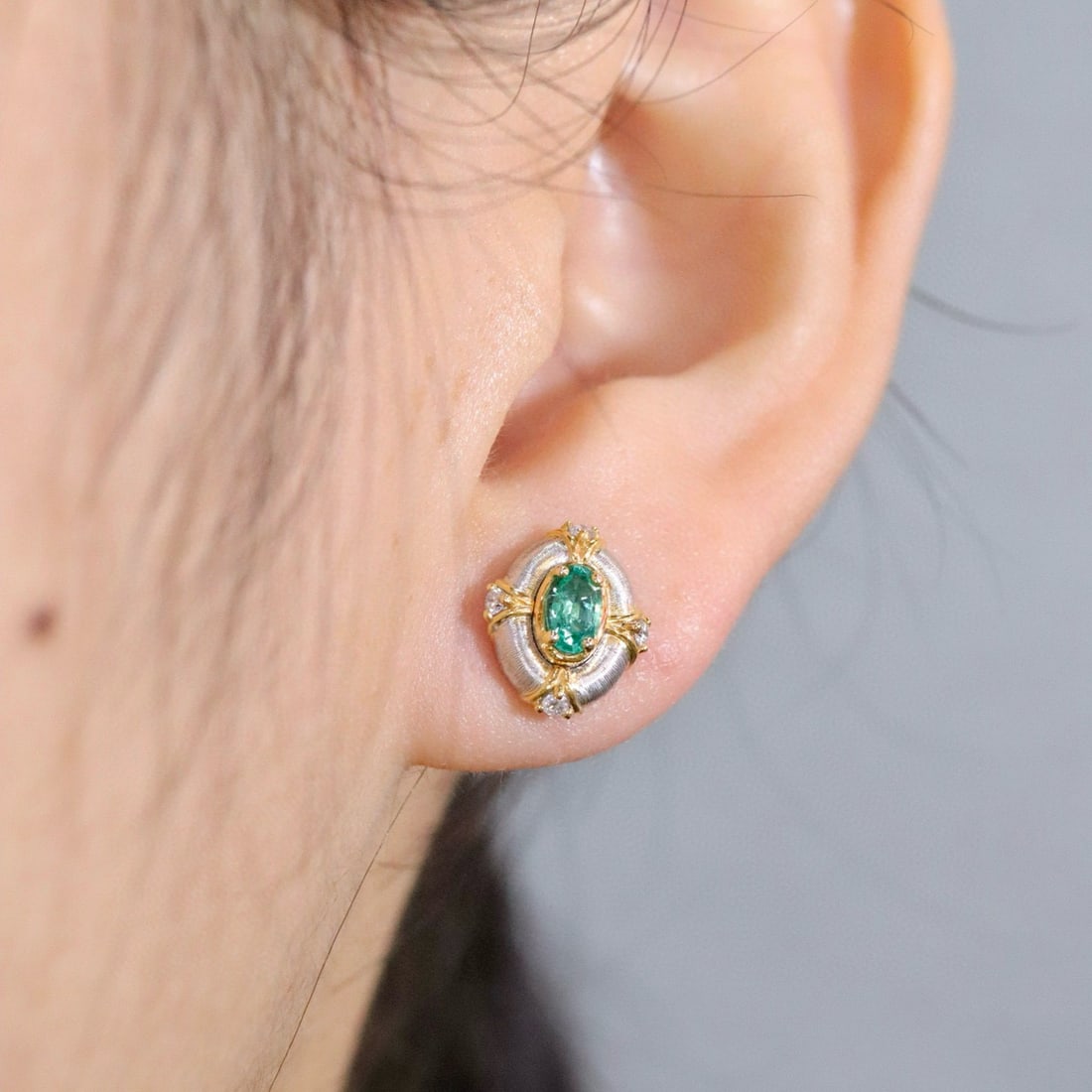 14k Gold 0.58 Ctw Natural Emerald & Diamond Earrings - 5