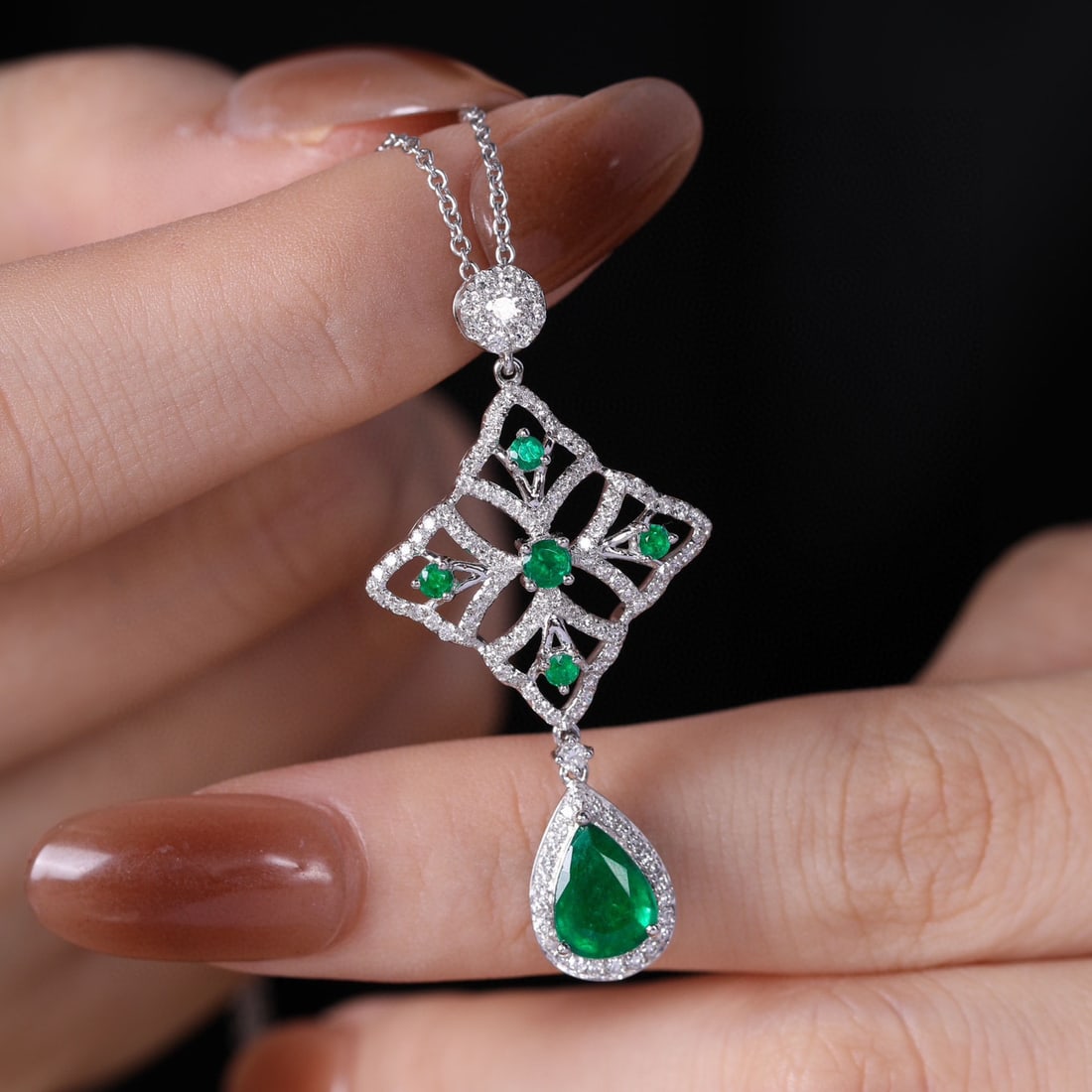 14k Gold 1.85 Ctw Vivid Green Natural Emerald & Diamond Pendant( Without Chain ) - 6