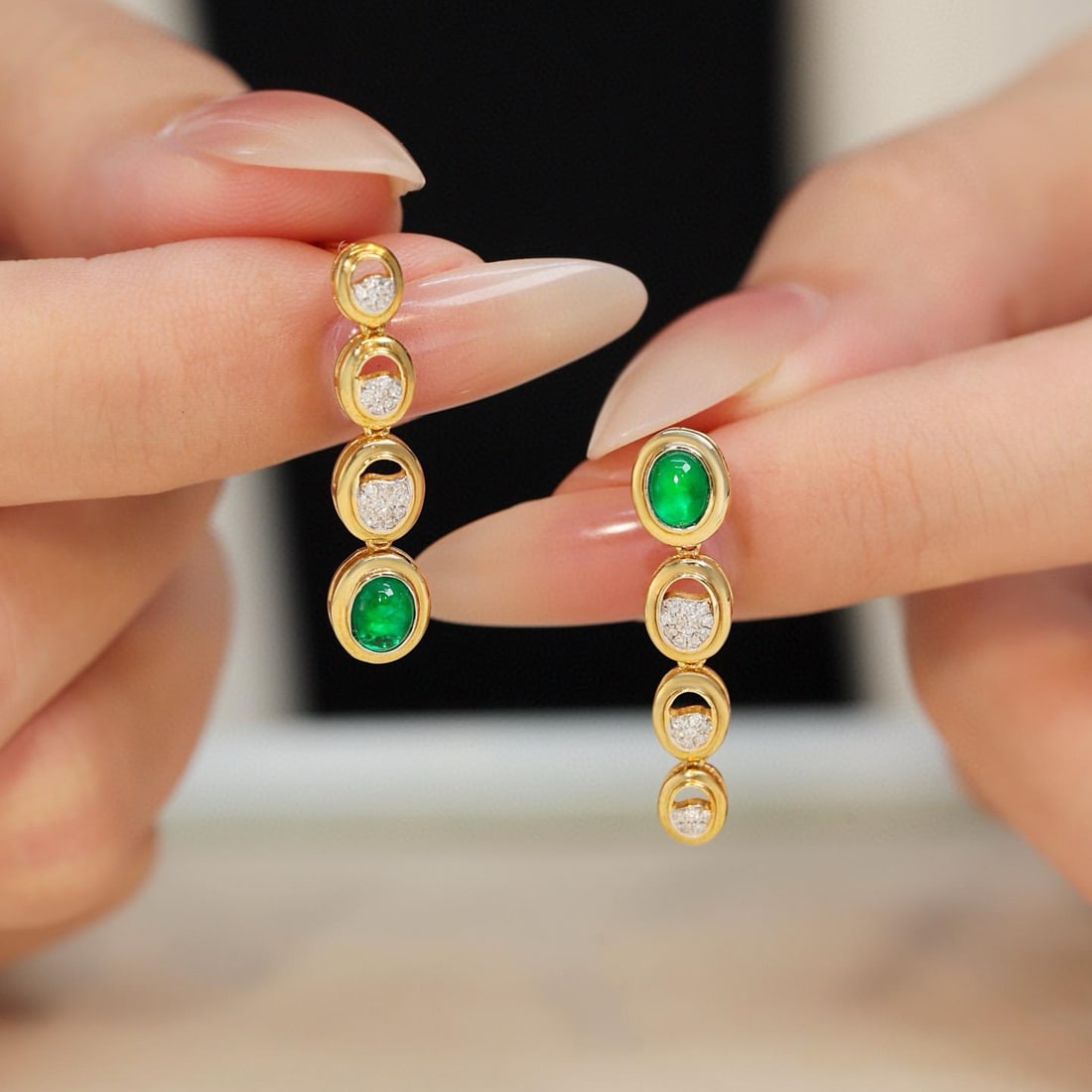 14k Gold 0.61 Ctw Vivid Green Natural Emerald & Diamond Earrings - 3
