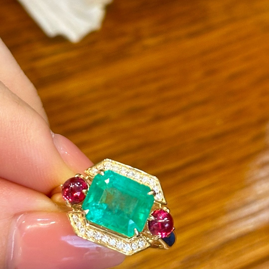 14k Gold 4.46 Ctw Natural Emerald & Spinel Ring - 4