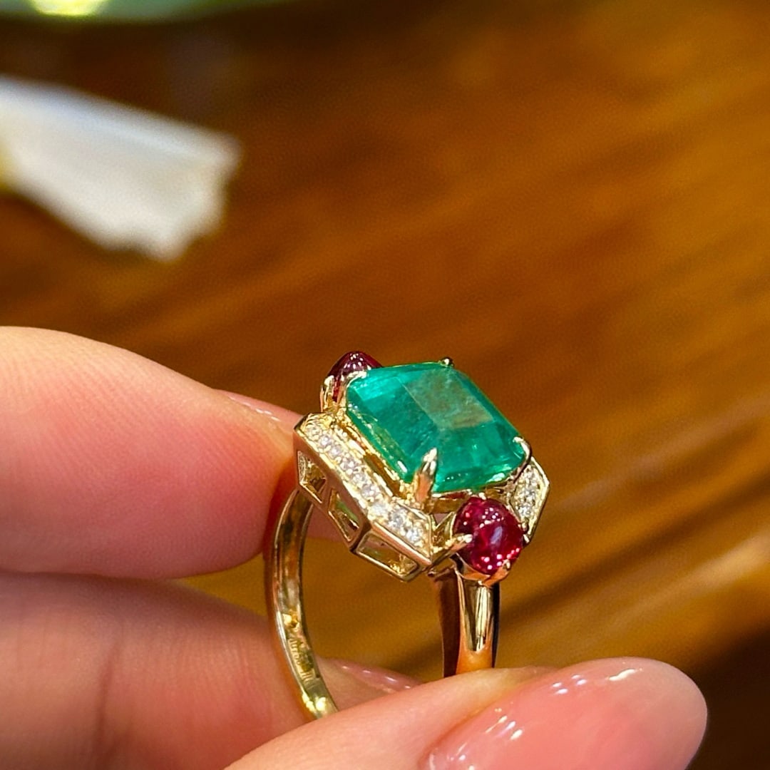14k Gold 4.46 Ctw Natural Emerald & Spinel Ring - 5